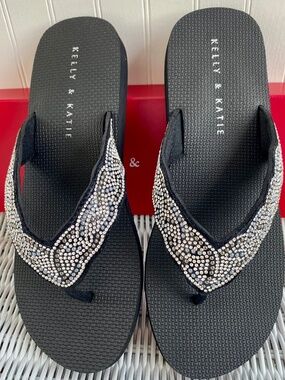 Beaded Flip Flops by Kellie and Katie. Summer Sandals. S. 8. New